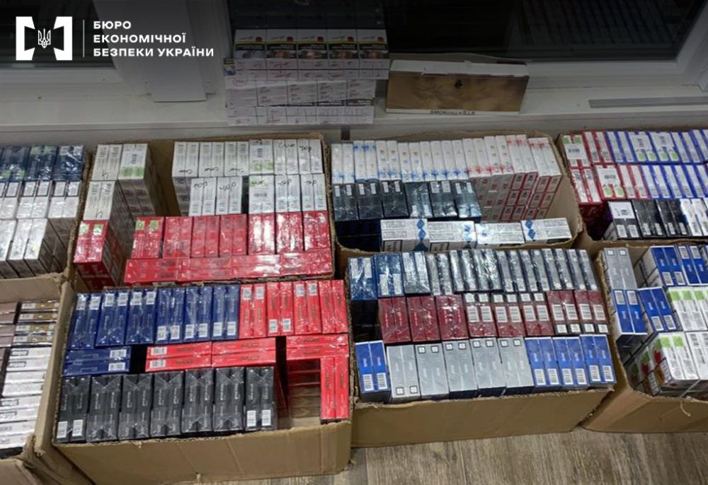 Нелегальні сигарети