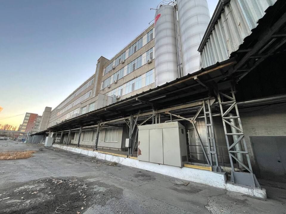 У Дніпрі виставили на продаж кондитерську фабрику АВК: скільки коштує 3