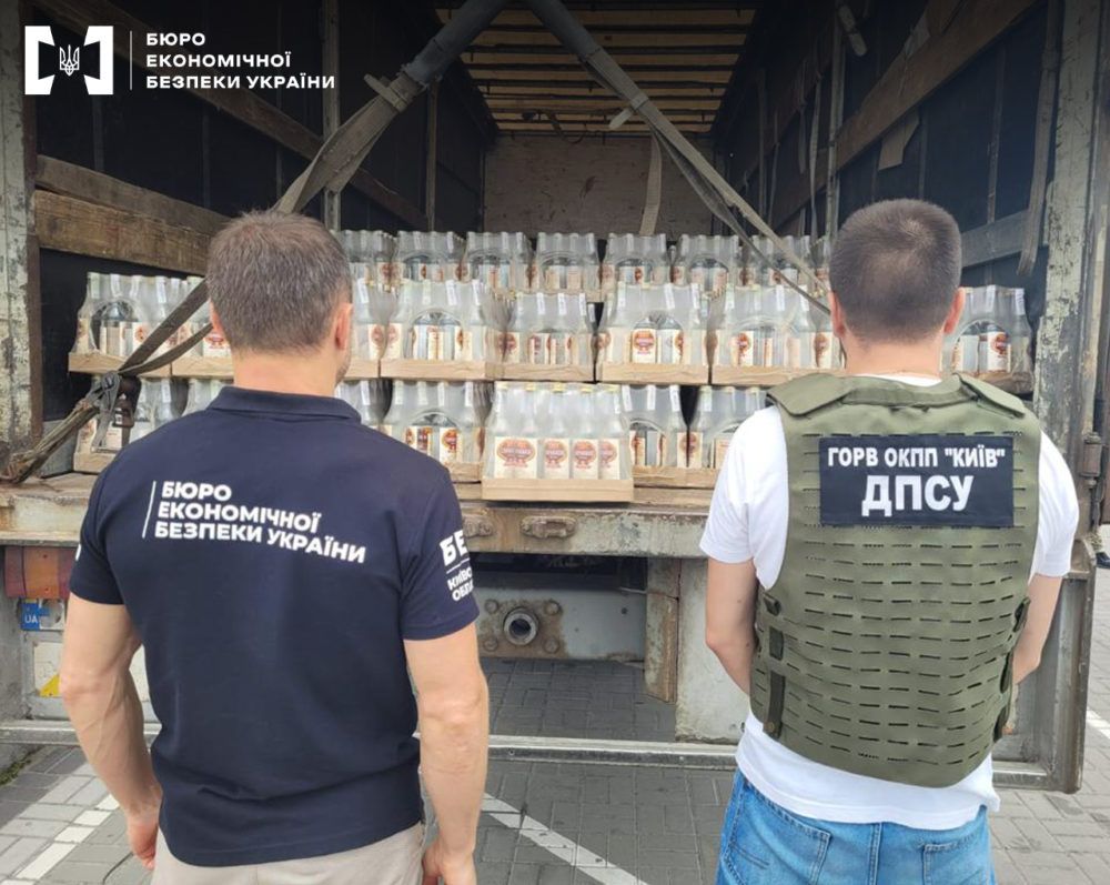 Підпільний горілчаний цех у Чернігові. ФОТО: БЕБ