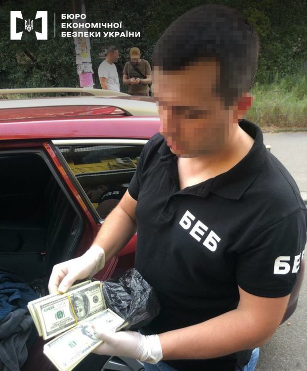 Підробні долари дуже схожі на справжні. Фото: БЕБ