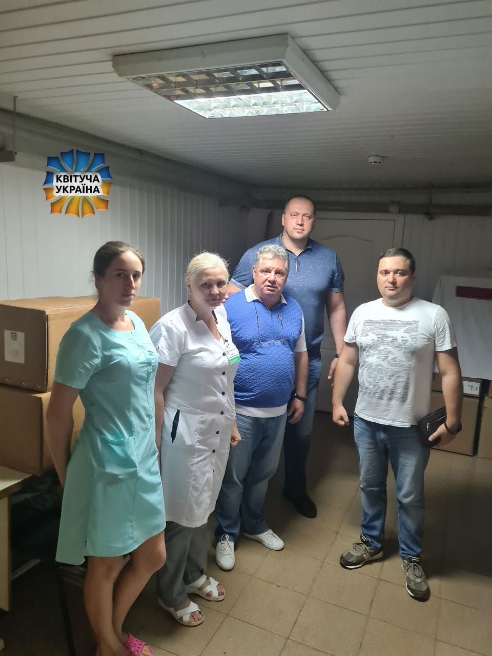 Депутати Дніпропетровської обласної ради Володимир Березинський (по центру), Олексій Борисенко (другий справа), Сергій Горобець (крайній справа). Фото Фонду "Квітуча Україна"