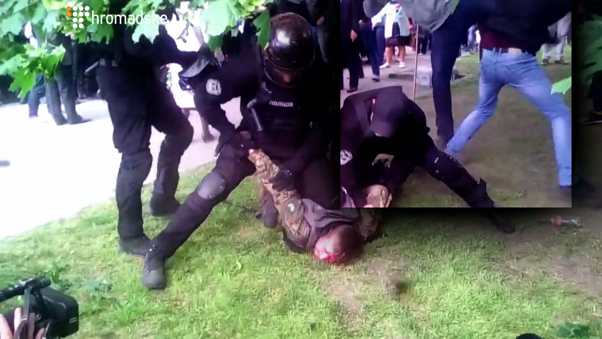 9 травня 2017 року — бійка поліціянтів з АТОвцями. Фото: Громадське ТБ