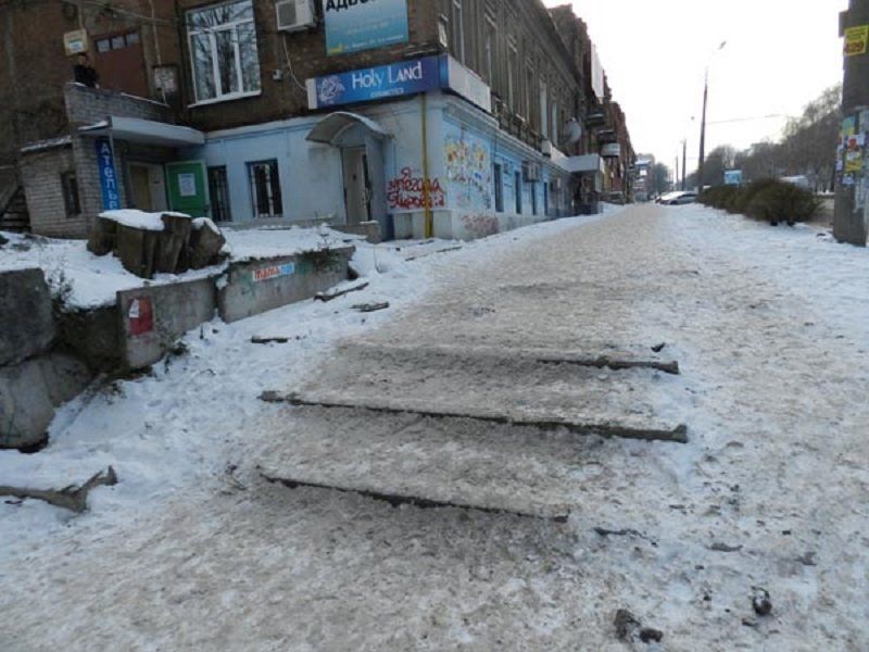 Ледяные тротуары: кто виноват и что с этим делать 1