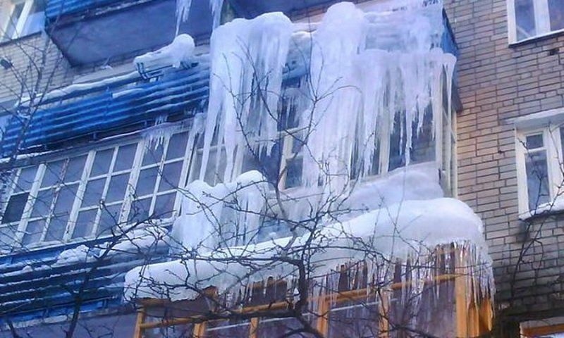 Ледяные тротуары: кто виноват и что с этим делать 4