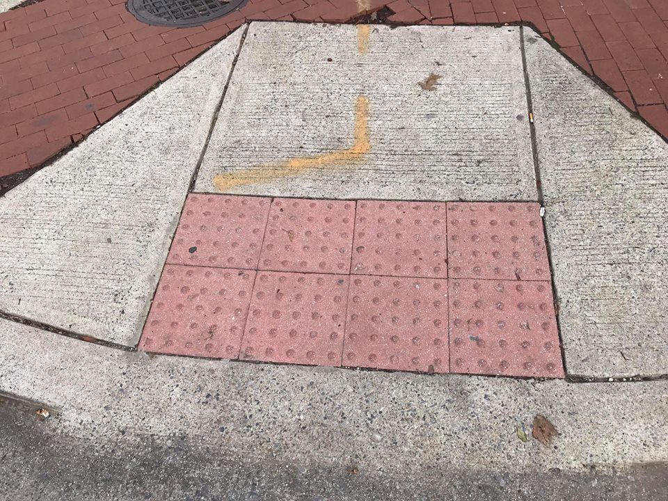 В Днепре начали проектировать пониженные бордюры 1