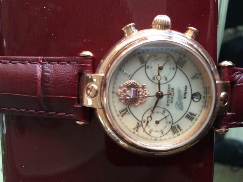 Золотой умывальник вместо зарплаты сотрудникам 2