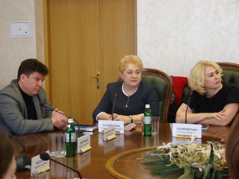 Кто будет платить врачам 29 больниц Днепра за март? 4