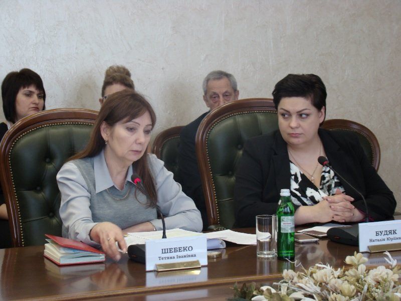 Кто будет платить врачам 29 больниц Днепра за март? 5