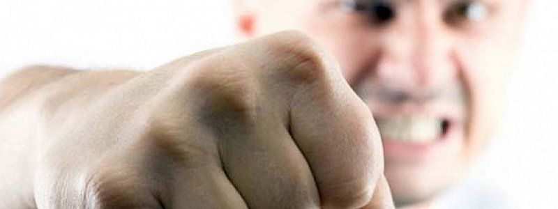 Водитель маршрутки  против инвалида. Драка на дороге