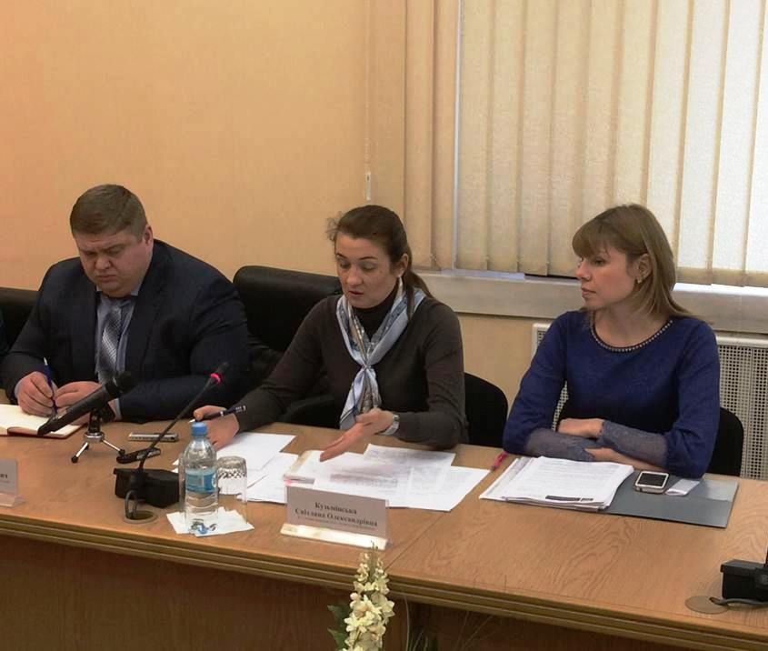 Світлана Кузьмінська (в центрі)