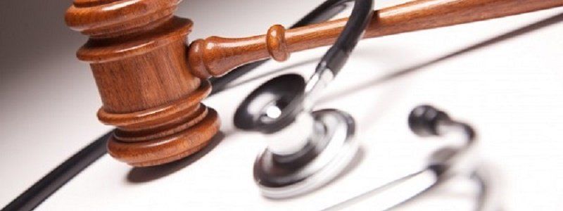 Почему медучилище Днепра судится за деньги со своей выпускницей?