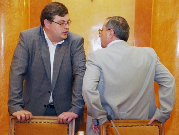 Доходы губернатора и его замов: потери и успехи года 4