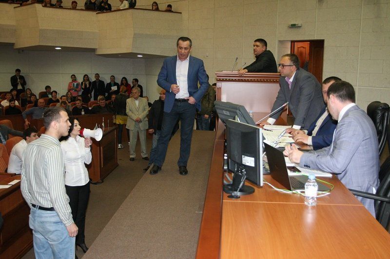 Что происходит на сессии горсовета Днепра 6