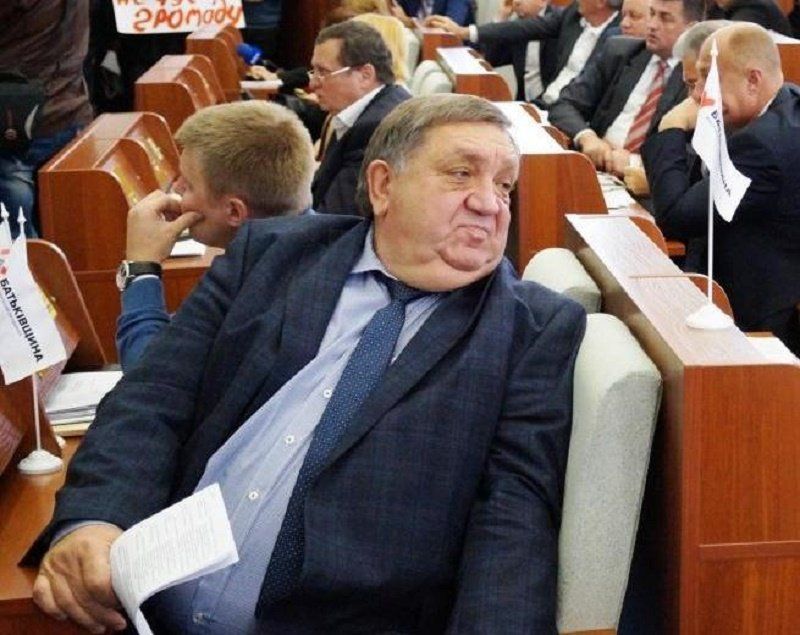 Депутати Черкаської облради засвітили мільйонами 9