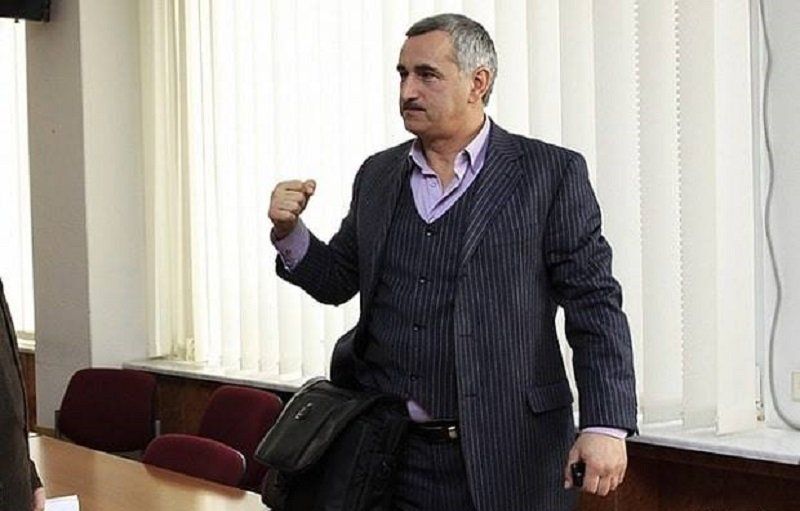 Скільки і кому винні черкаські депутати 1