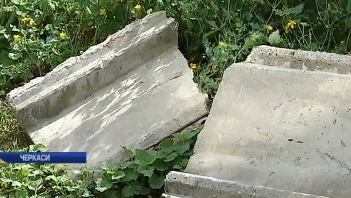 У Черкасах на робітника впала плита. Поки що нікого не покарано 4