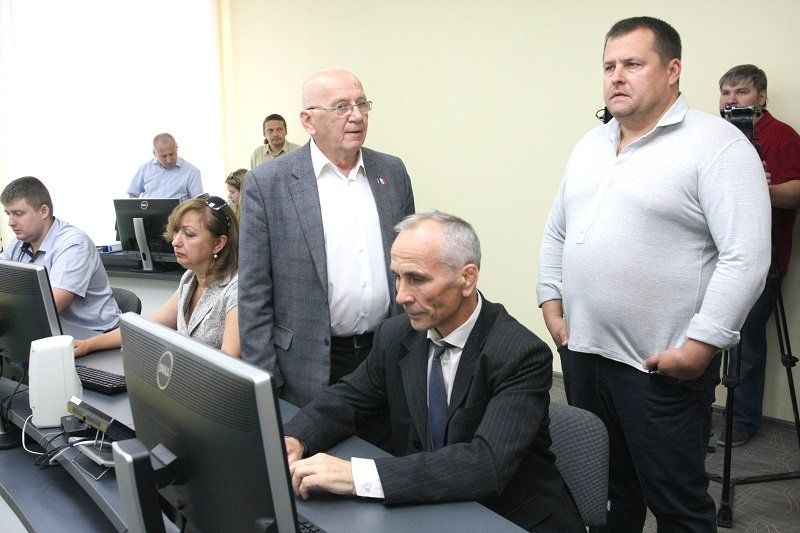 В Днепре запустили зеленую волну: управление светофорами через Интернет 2