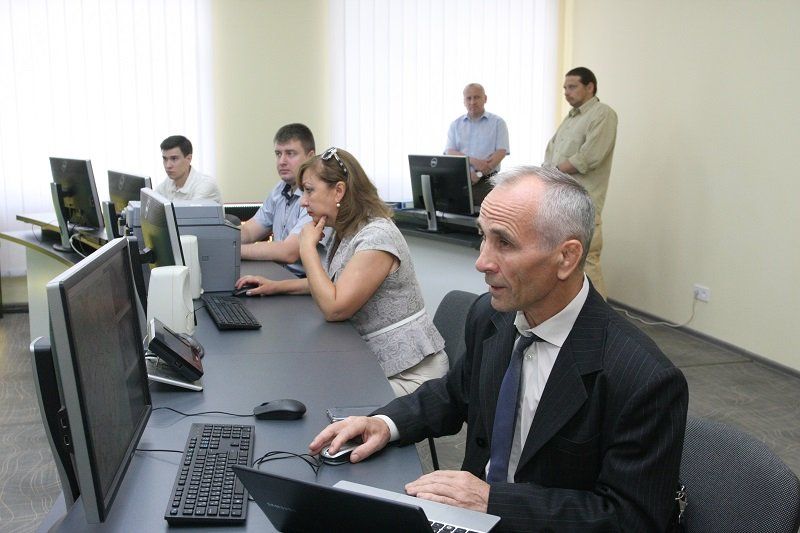 В Днепре запустили зеленую волну: управление светофорами через Интернет 5