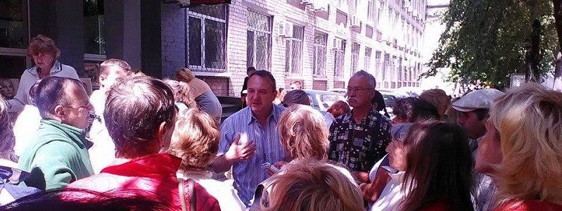 В ожидании Вернисажа в Днепре закрыли аллею художников