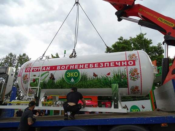 У ніч проти суботи в Дніпрі демонтували майже півсотні незаконних газових заправок 3