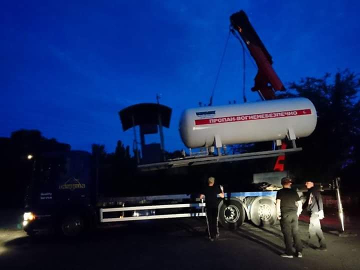 У ніч проти суботи в Дніпрі демонтували майже півсотні незаконних газових заправок 4