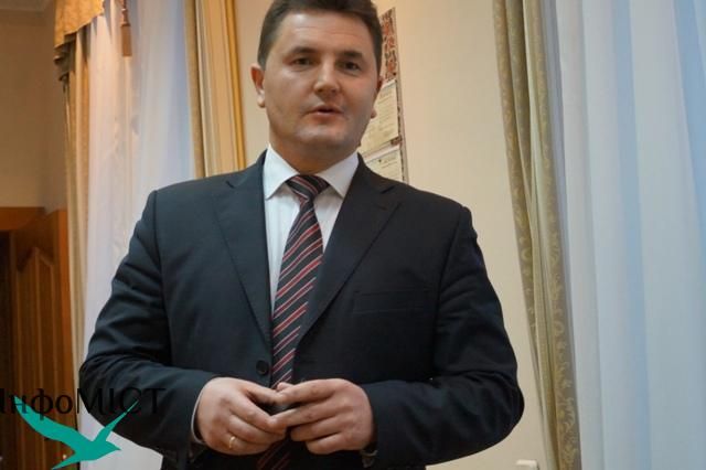 У Черкаську облраду за 1,4 млн грн куплять легковик з підігрівом руля 2