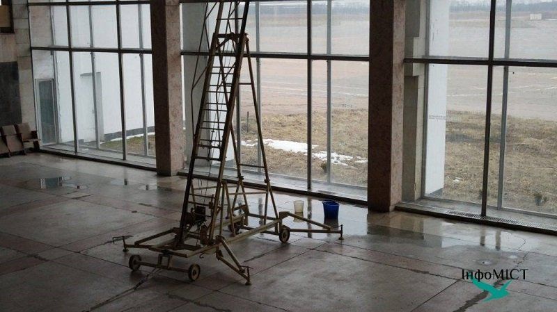 Керівницю черкаського аеропорту взяли на хабарі 4