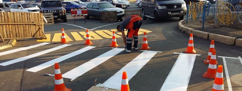 Разметка на дорогах Днепра: четыре тендера за день