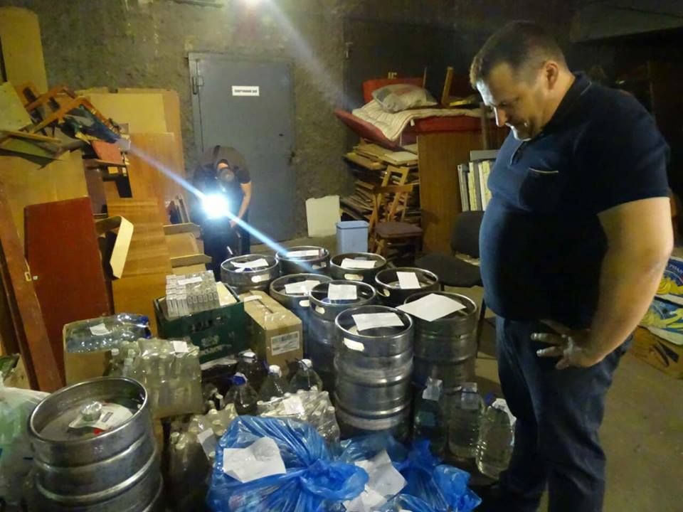 За месяц из «наливаек» в Днепре изъяли 3 тыс. л контрафактного алкоголя и 6 тыс. пачек безакцизных сигарет 2