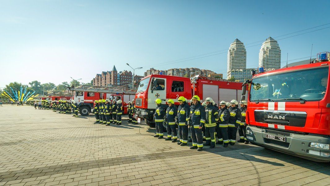 Днепр первым в Украине полностью обновил амуницию пожарных 5