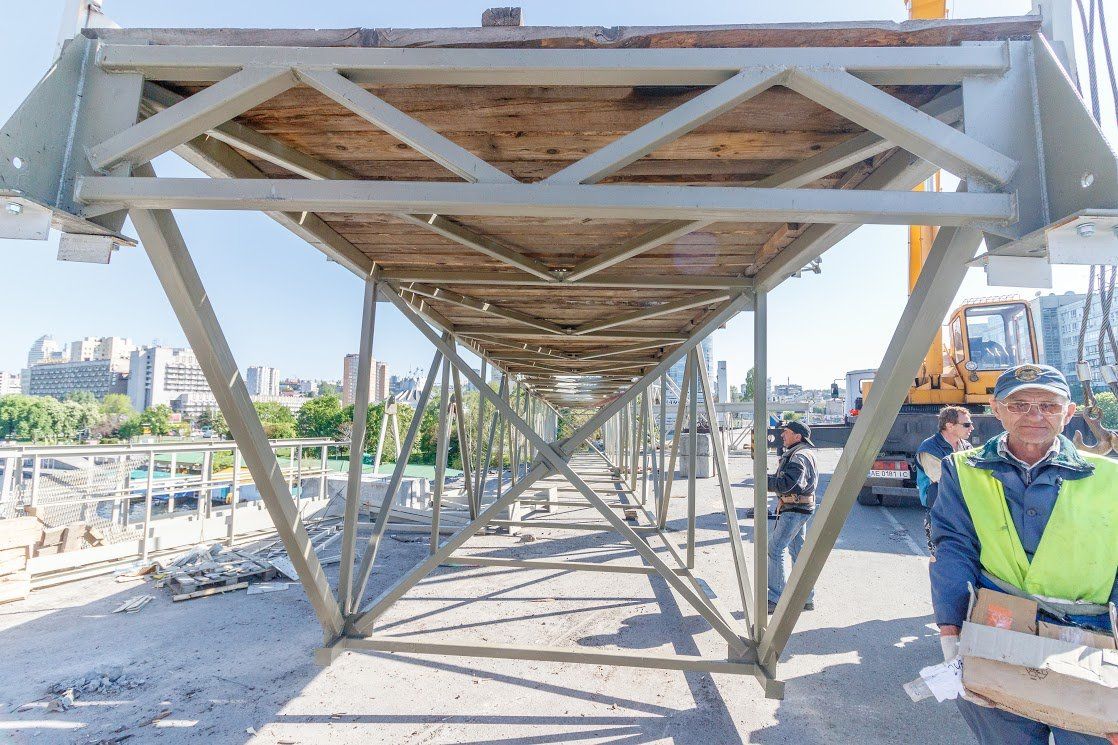 Когда закончат ремонт Центрального моста в Днепре? 3