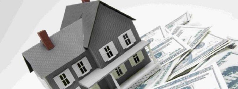 Украинская недвижимость в ожидании падения, а доллар - роста