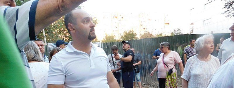 Стройка на пр. Поля в Днепре: доводы активистов и мнение инвестора