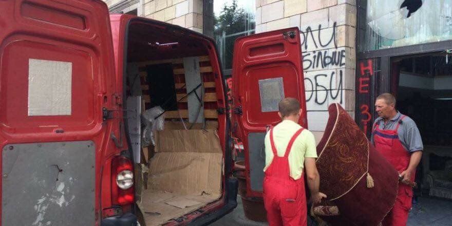 Даешь по генпрокурору каждому памятнику Украины 8