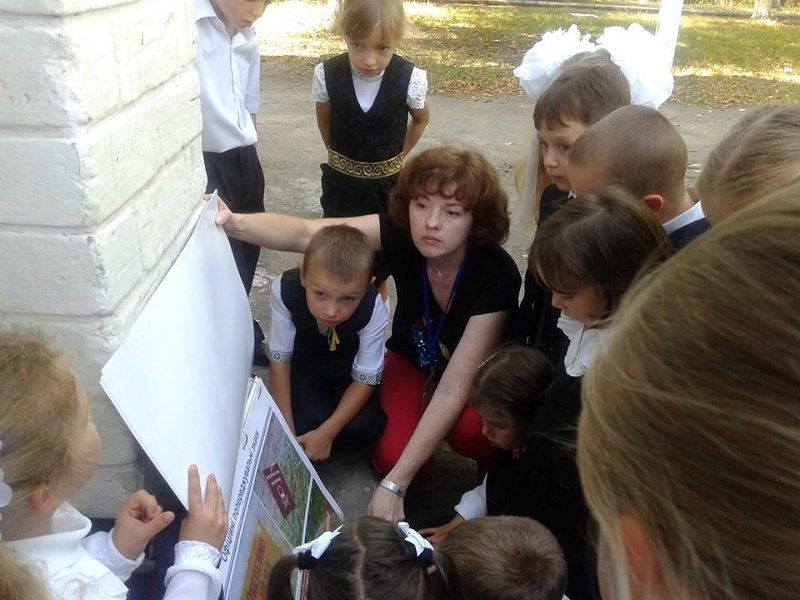 После взрыва в Подгородном волонтеры учат детей правилам безопасности 2