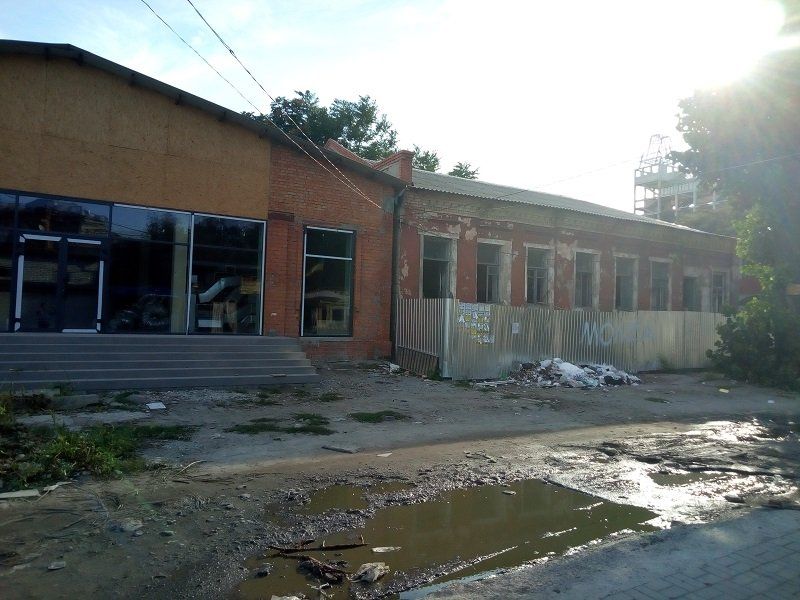 Есть ли проезд по ул. Боброва 10