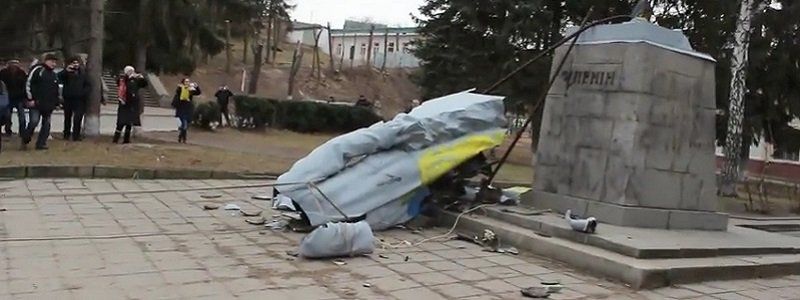 Відходи Ленінопаду: що сталося з черкаськими статуями вождя