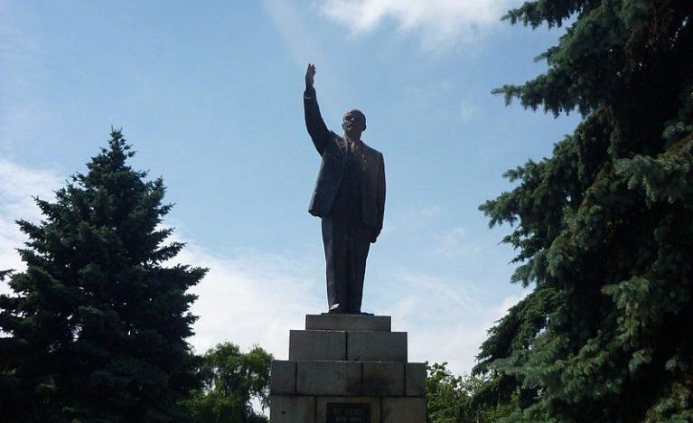 Відходи Ленінопаду: що сталося з черкаськими статуями вождя 3