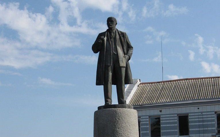 Відходи Ленінопаду: що сталося з черкаськими статуями вождя 4