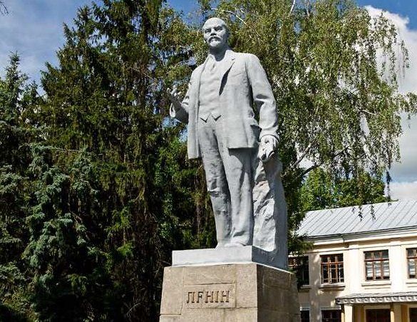 Відходи Ленінопаду: що сталося з черкаськими статуями вождя 5