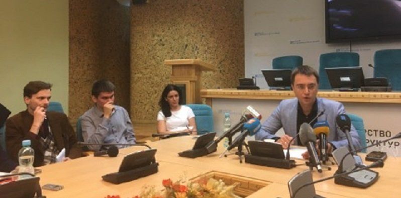 Омелян о судьбе аэропорта Днепра, лоукостах и поездах 4