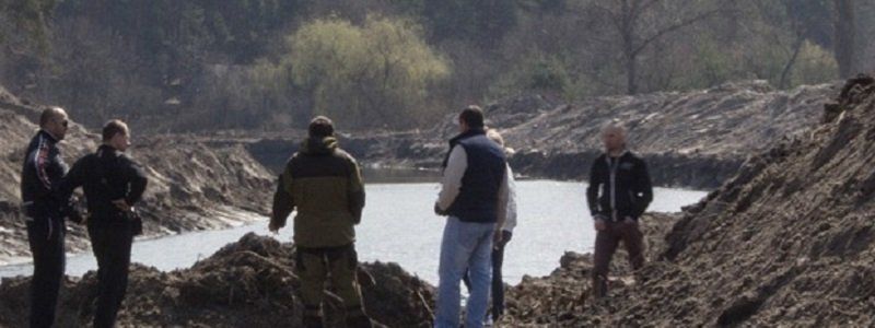 Недорытый канал в Обуховке грозит экологии Приорелья