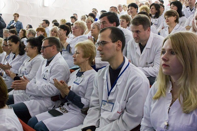 Ульяна Супрун в Днепре хвалила и обещала 10