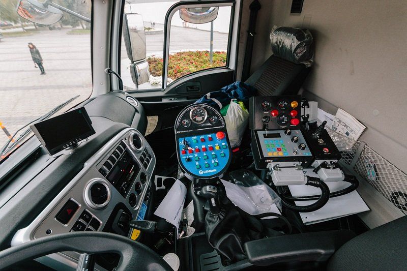 Борис Філатов презентував нову комунальну техніку 5