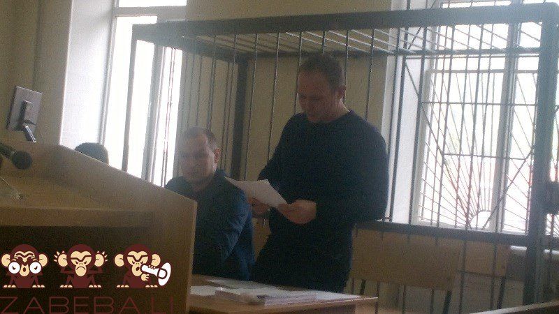 За взятку в 20 тыс. долларов полицейские будут под арестом до Нового года 5