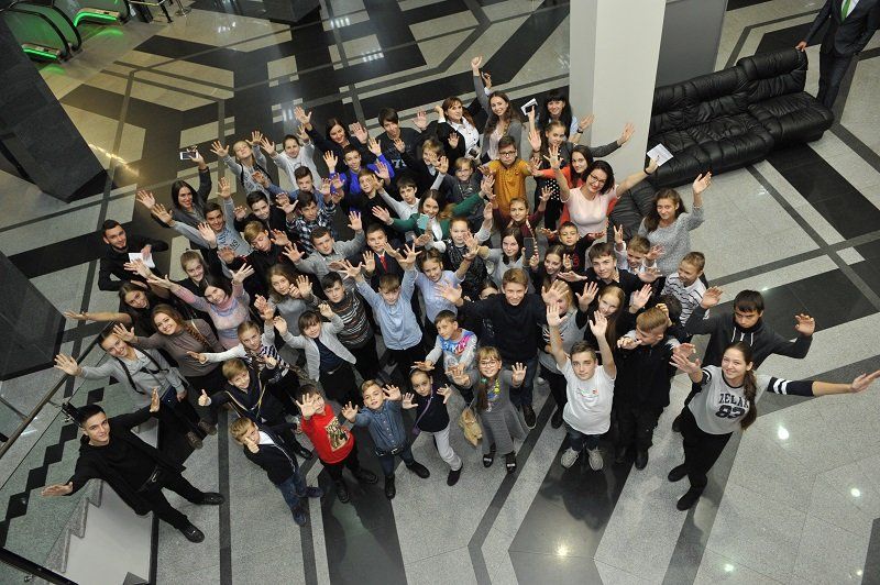 Головной офис ПриватБанка проверили маленькие финансисты со всей Украины 1