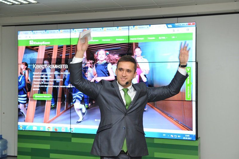 Головной офис ПриватБанка проверили маленькие финансисты со всей Украины 3