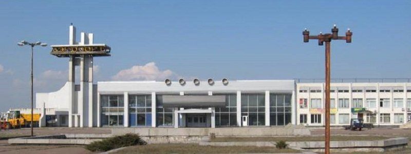 Проект реконструкції аеропорту віддали сусідам фігурантів «криміналу»