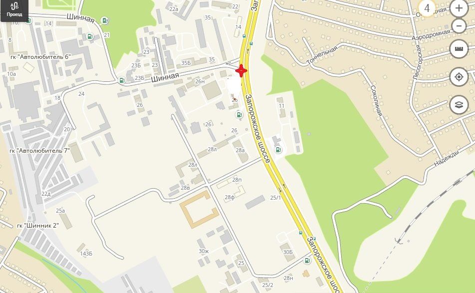 Депутат горсовета Днепра попал в ДТП на своем Jaguar 2