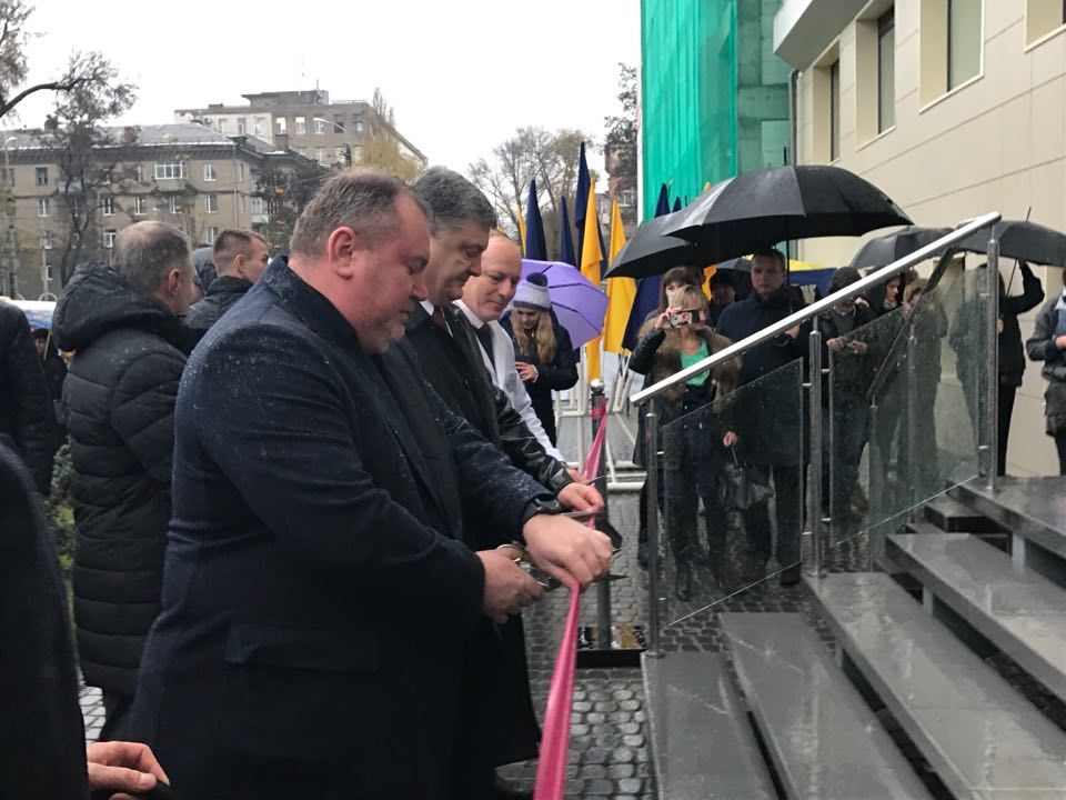 Петро Порошенко відзначив роботу Бориса Філатова та взяв участь в урочистих заходах 7